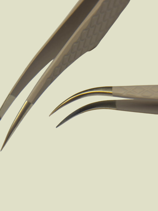 Pinzette mit Fiber Tip curvy 05